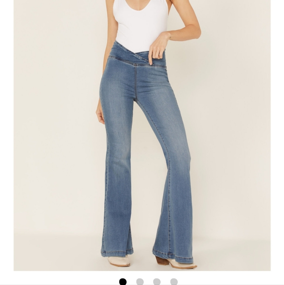 Free People  We the Free Venice Beach Flare Jeans Size 30